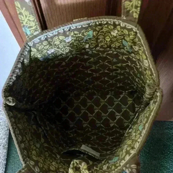 Vera Bradley shoulder bag no stains no defects - Picture 2 of 2